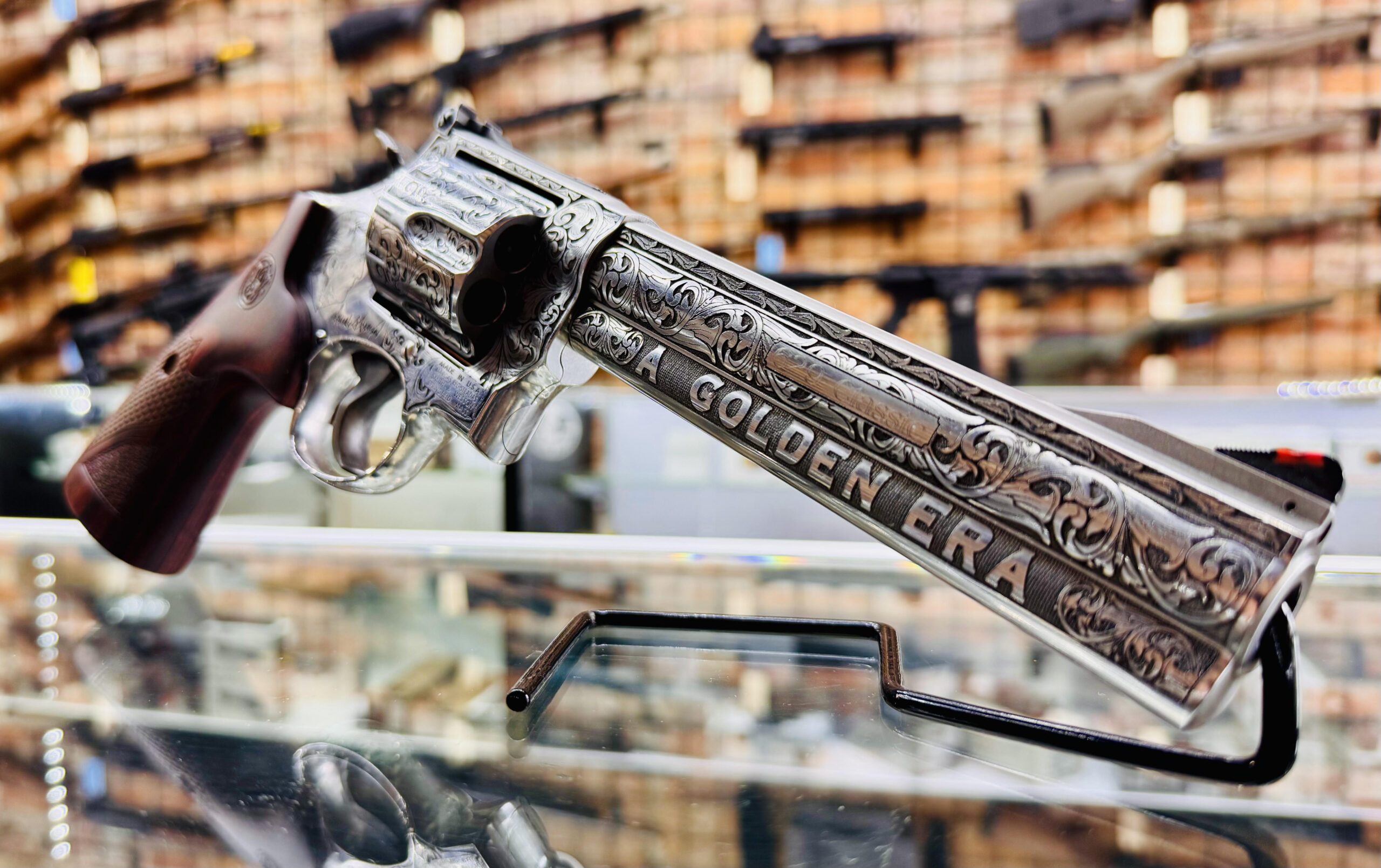 Smith & Wesson, 629 Deluxe, 44 Magnum, Trump Edition 45/47 Golden Era Deep Engraved - Image 2